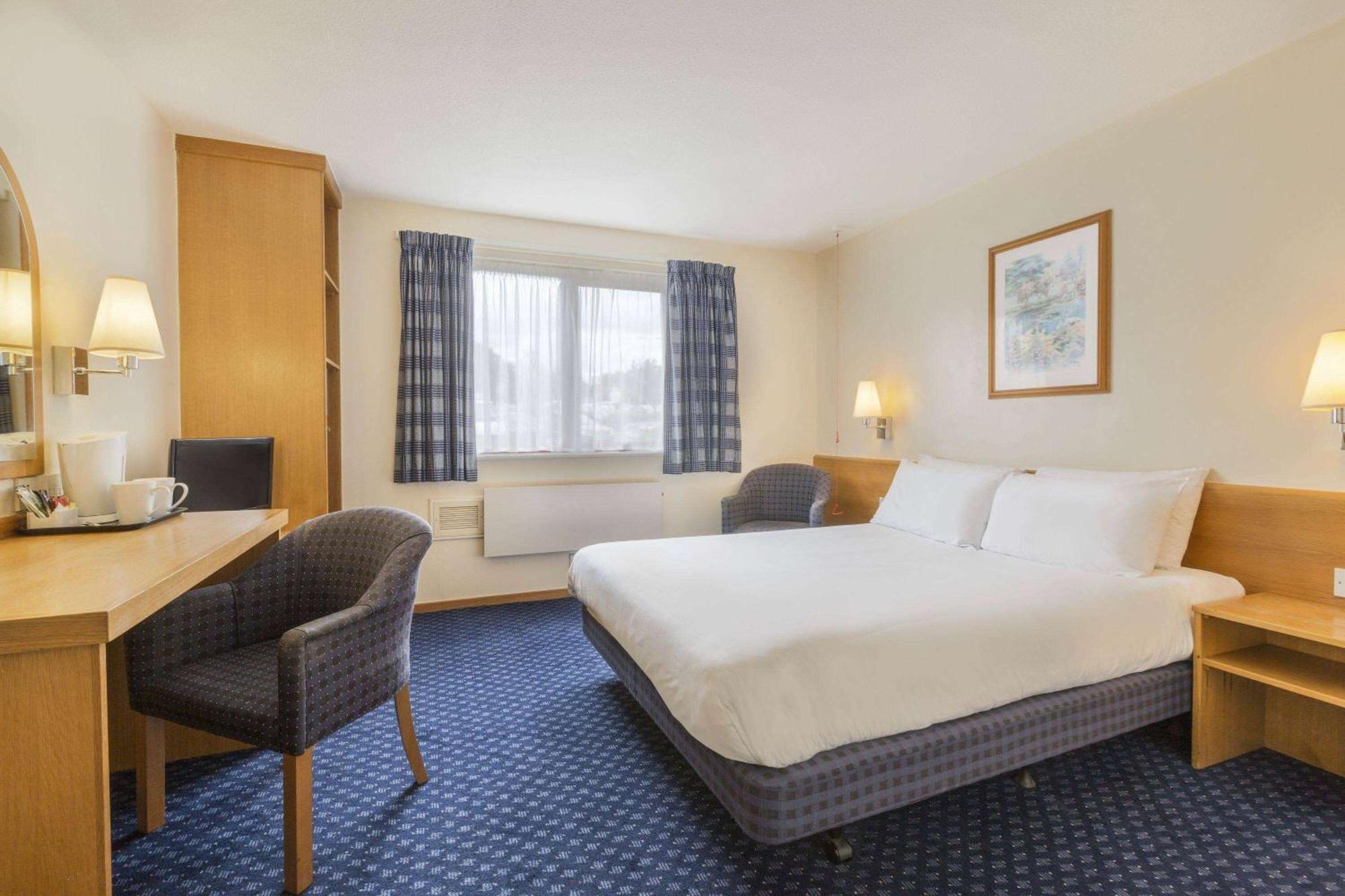 Days Hotel